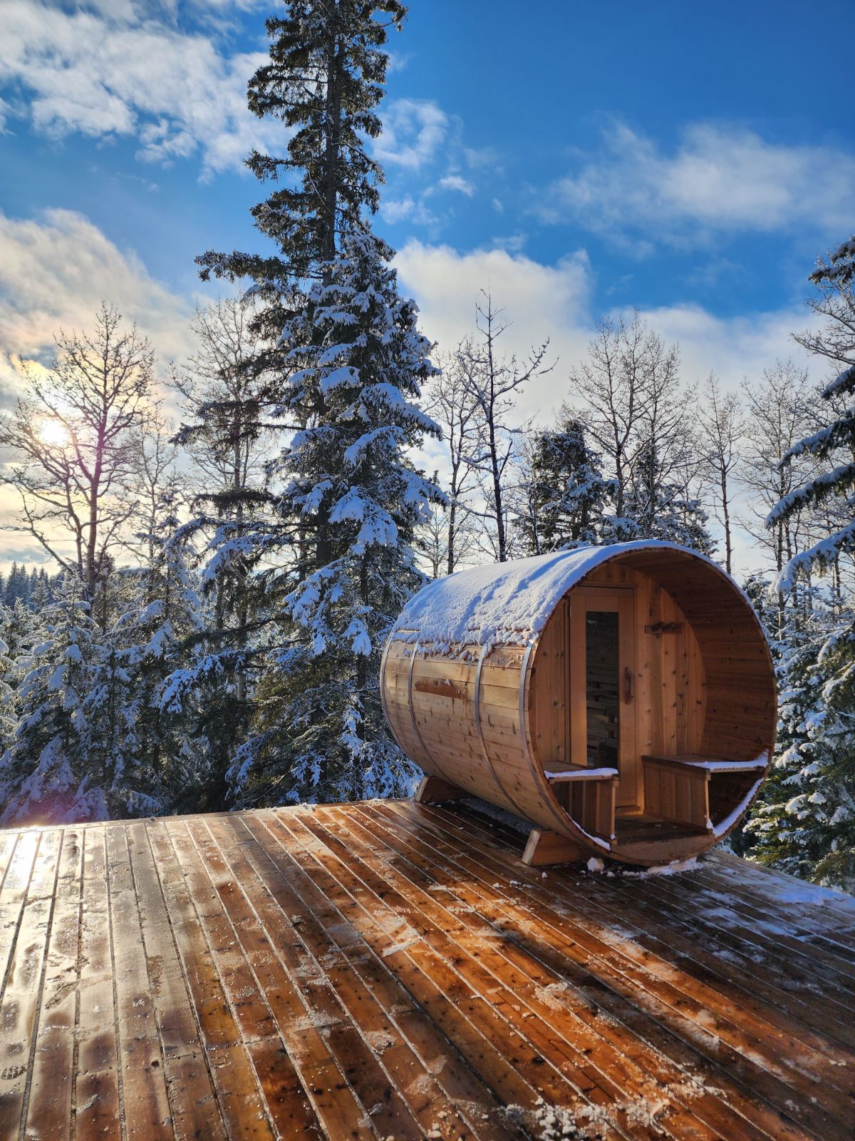Outdoor Cedar Barrel Saunas - Image 4