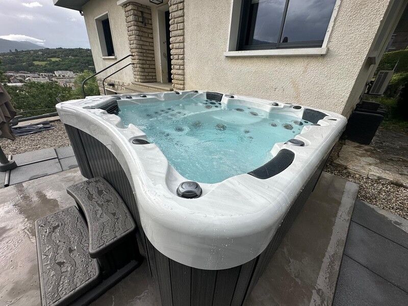 Executive 680 Hot Tub - Be Well Canada Spas - Image 12